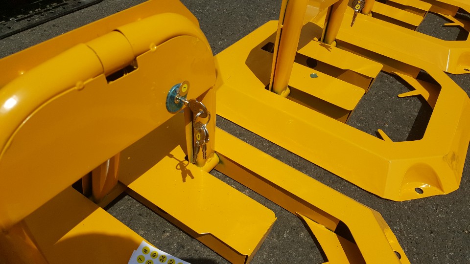 Baroxon Manual Parking Lock Yellow